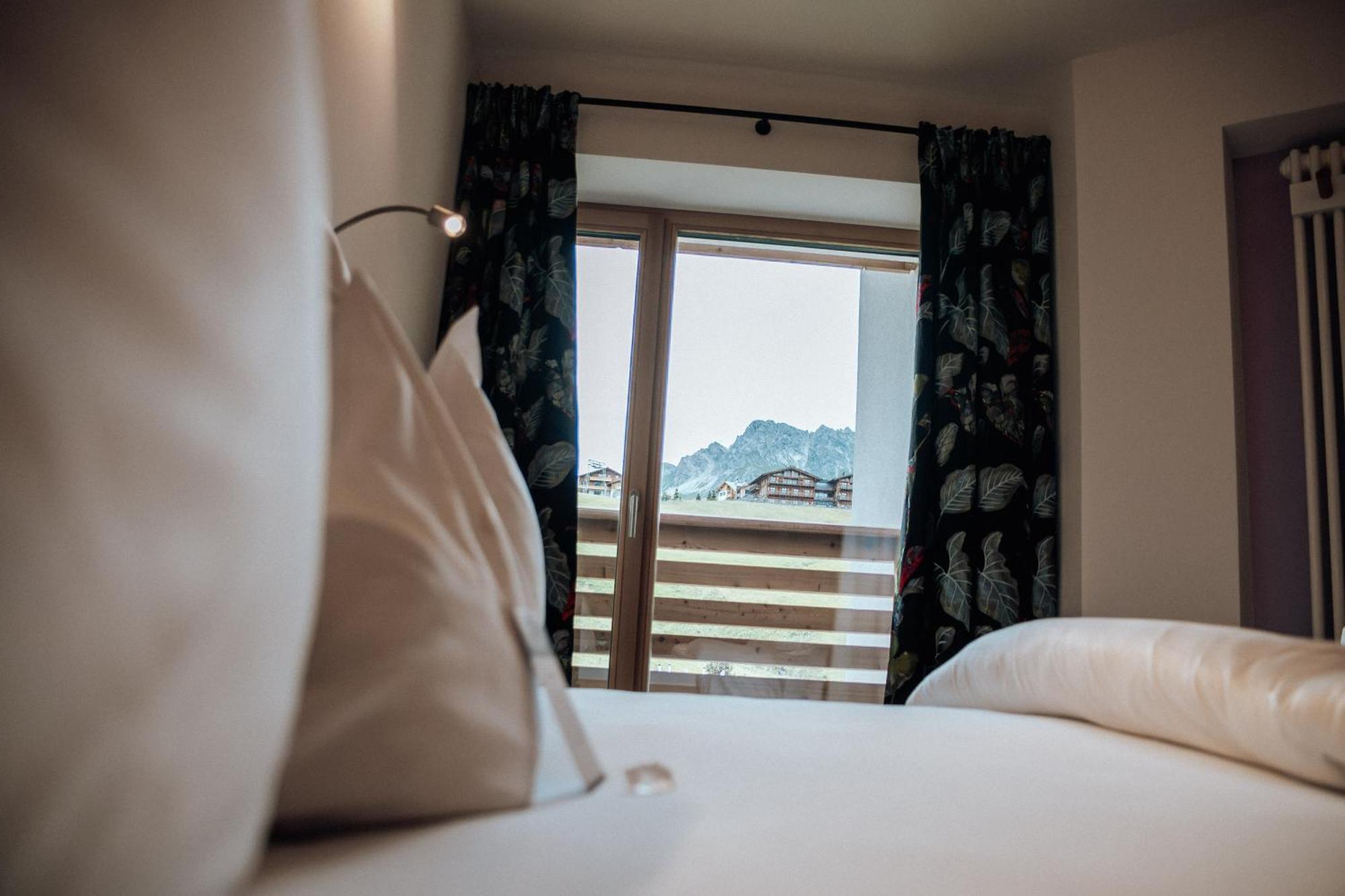 Hotel Goldener Berg Lech am Arlberg Exterior photo