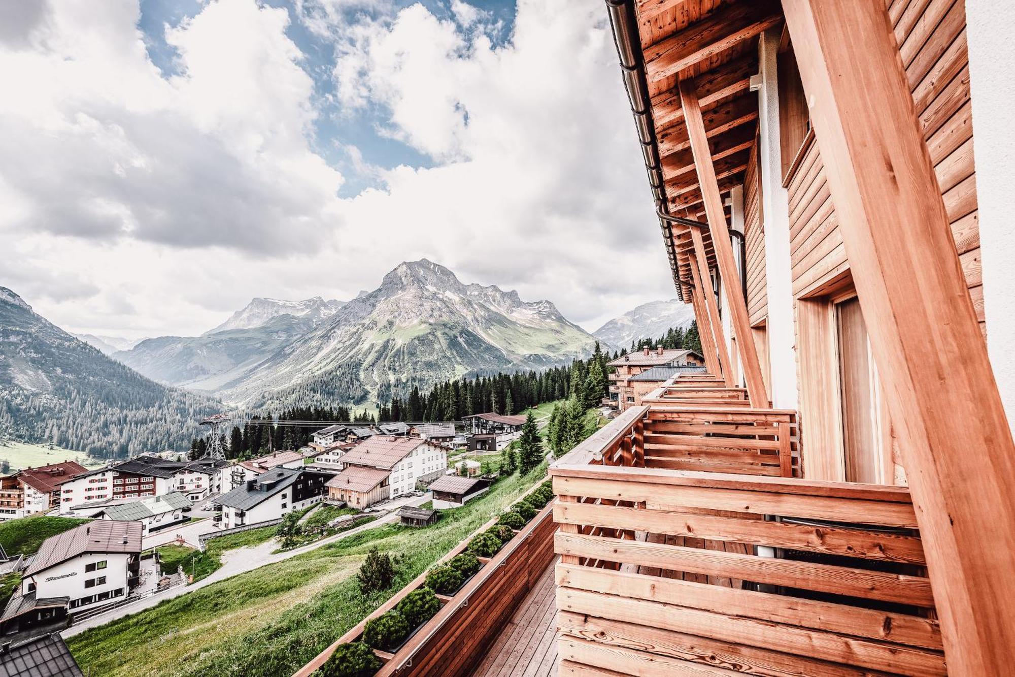 Hotel Goldener Berg Lech am Arlberg Exterior photo