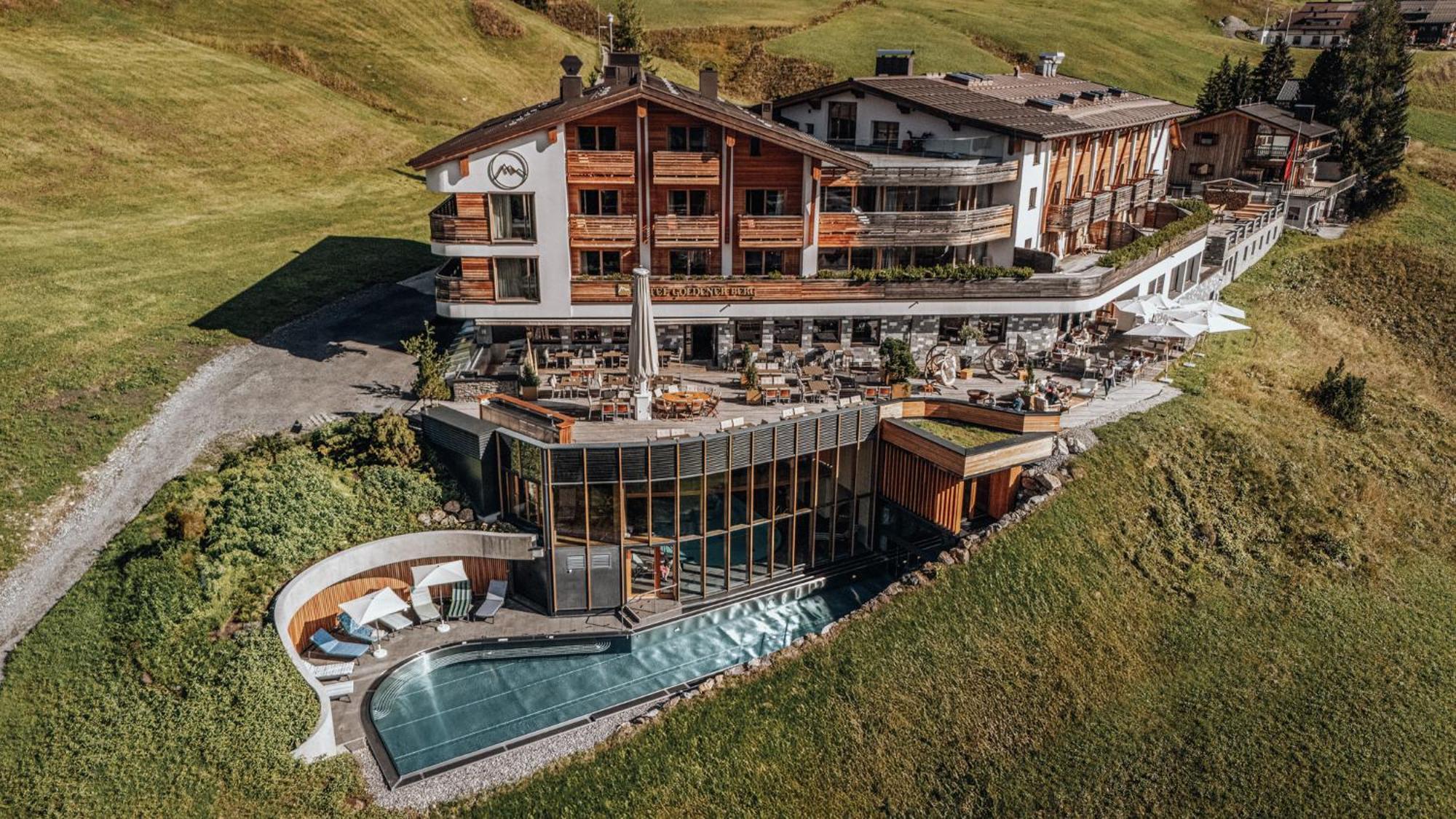 Hotel Goldener Berg Lech am Arlberg Exterior photo