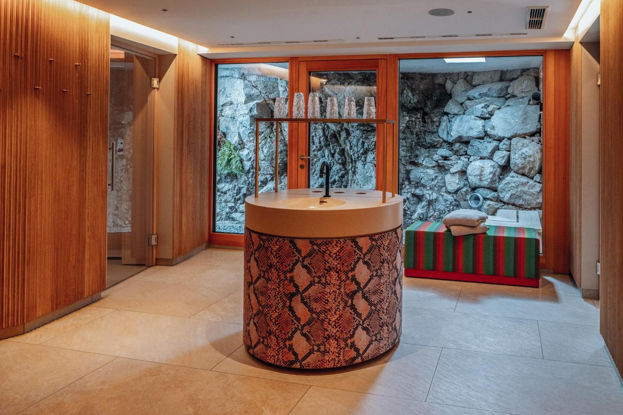 Hotel Goldener Berg Lech am Arlberg Exterior photo