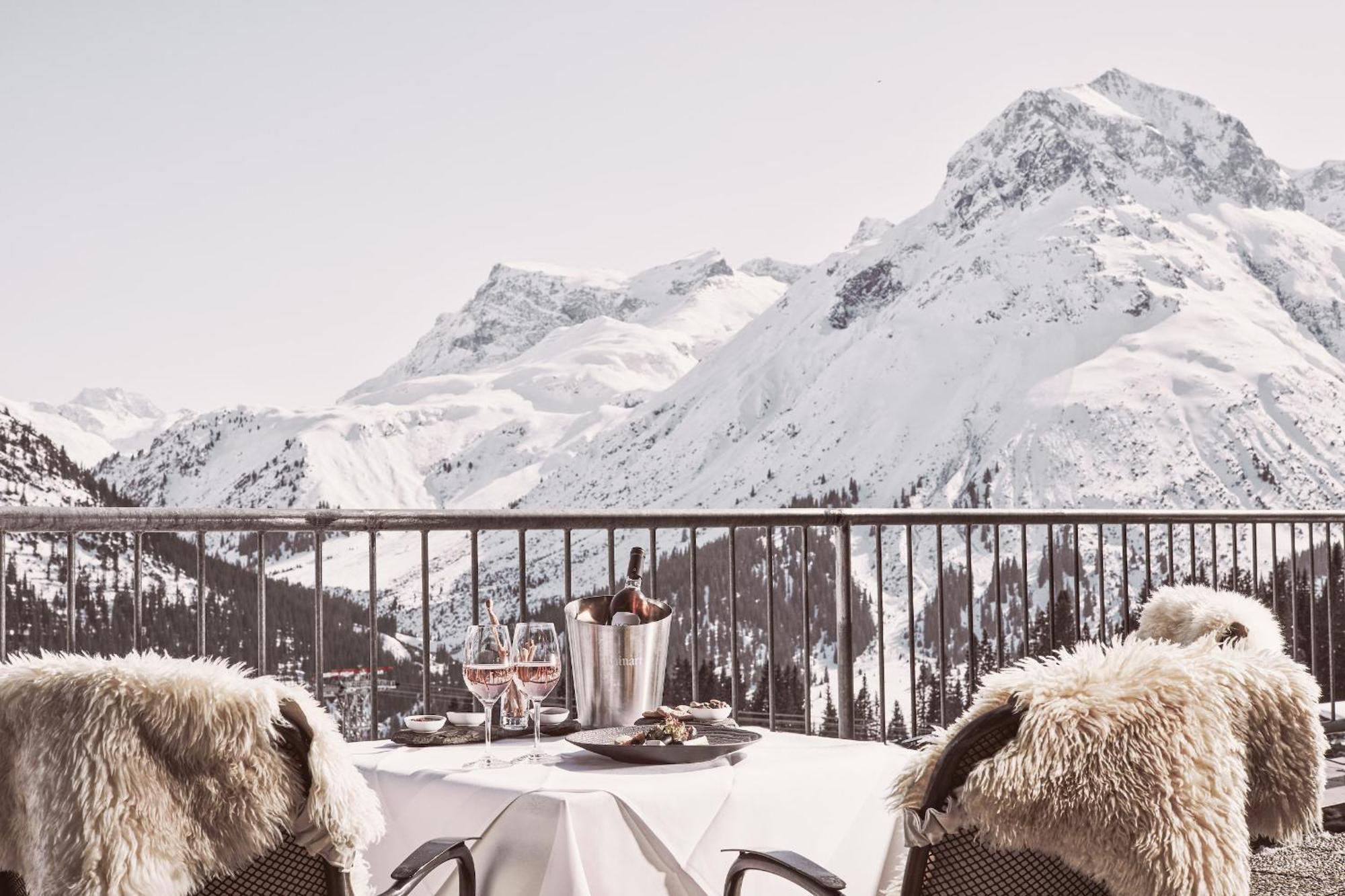 Hotel Goldener Berg Lech am Arlberg Exterior photo