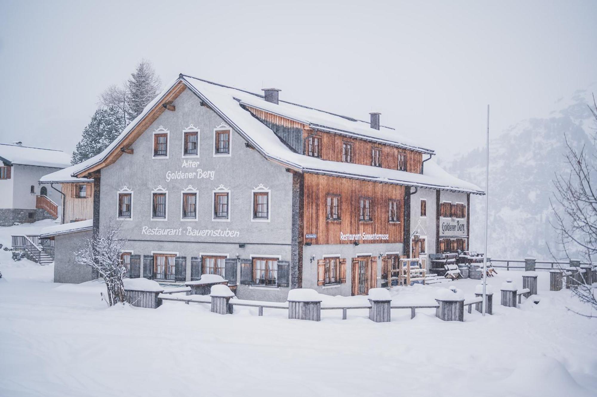 Hotel Goldener Berg Lech am Arlberg Exterior photo