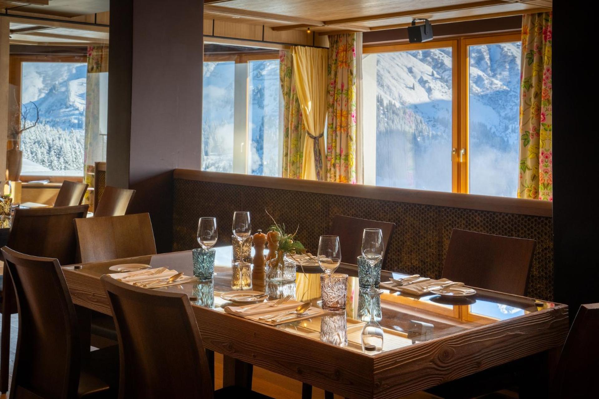 Hotel Goldener Berg Lech am Arlberg Exterior photo